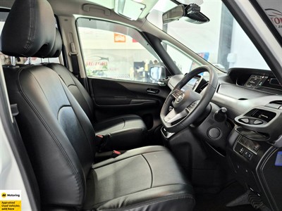 2019 Nissan Serena - Thumbnail