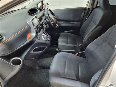 2015 Toyota Sienta - Thumbnail