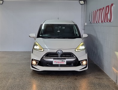 2015 Toyota Sienta - Thumbnail