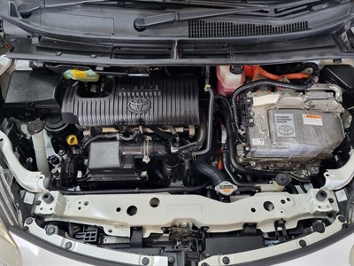 2015 Toyota Sienta - Thumbnail