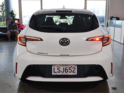2018 Toyota Corolla - Thumbnail