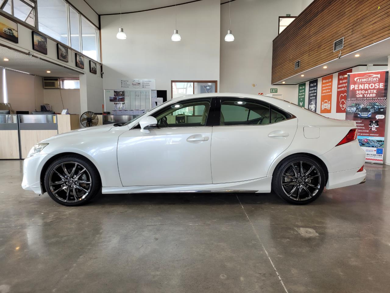 2013 Lexus IS 300h