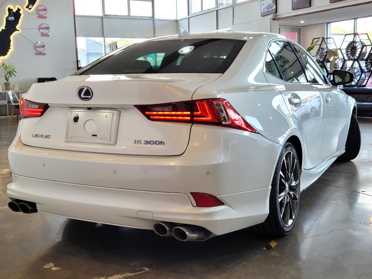 2013 Lexus IS 300h