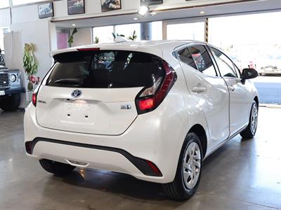 2021 Toyota Aqua - Thumbnail