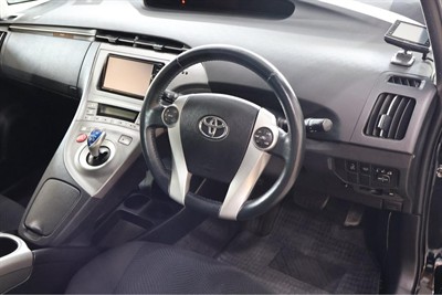 2014 Toyota Prius - Thumbnail