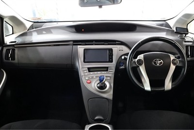 2014 Toyota Prius - Thumbnail
