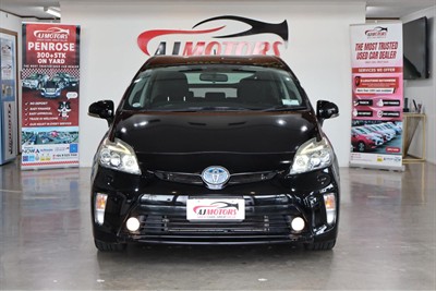 2014 Toyota Prius - Thumbnail