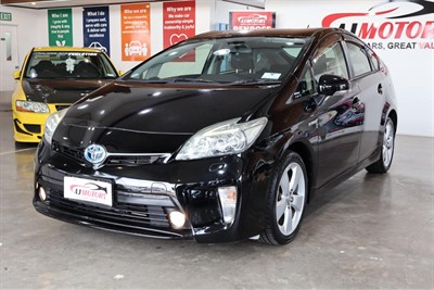 2014 Toyota Prius - Thumbnail