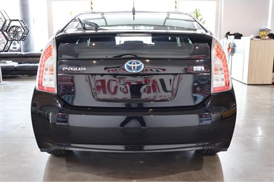 2014 Toyota Prius - Thumbnail