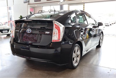 2014 Toyota Prius - Thumbnail