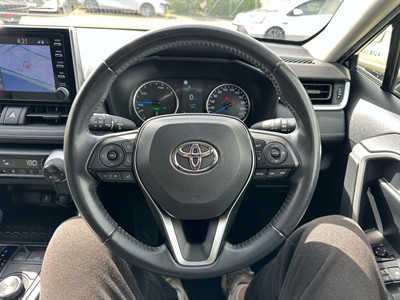 2021 Toyota RAV4 - Thumbnail