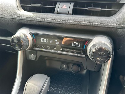 2021 Toyota RAV4 - Thumbnail