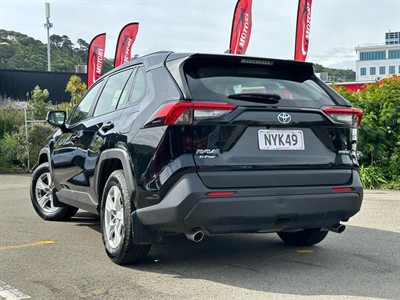 2021 Toyota RAV4 - Thumbnail