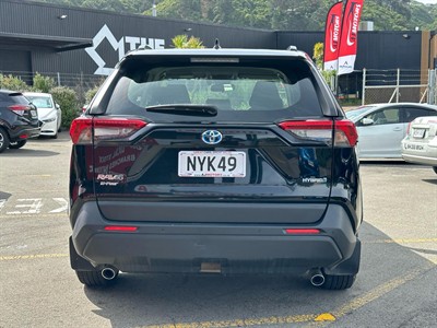 2021 Toyota RAV4 - Thumbnail