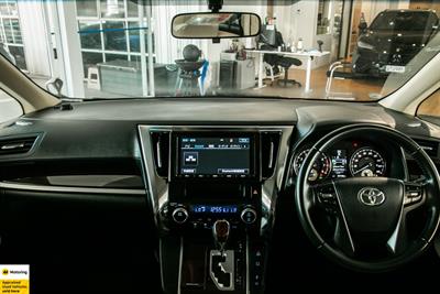 2018 Toyota Alphard - Thumbnail