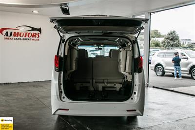 2018 Toyota Alphard - Thumbnail