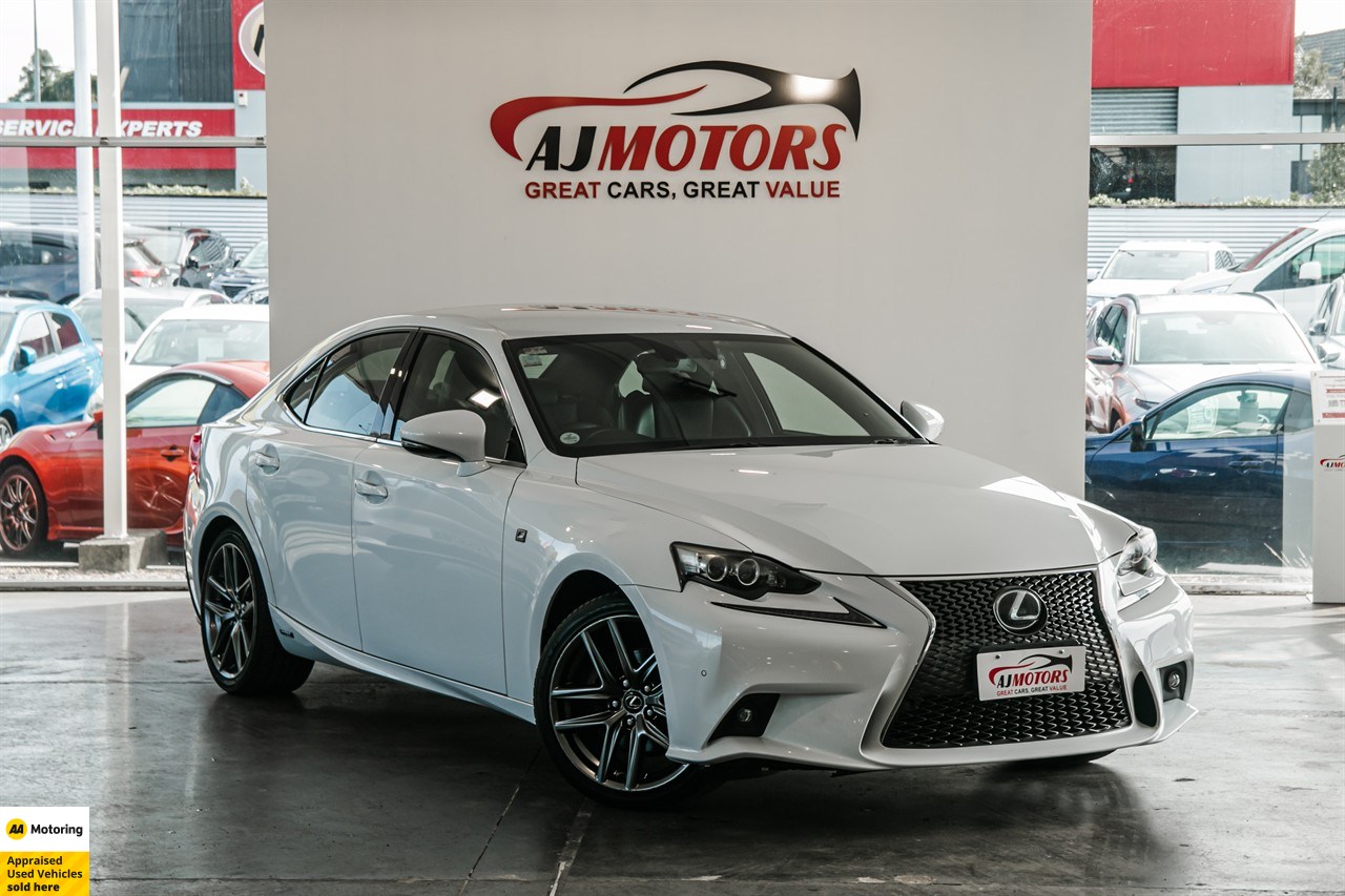 2013 Lexus IS 300h