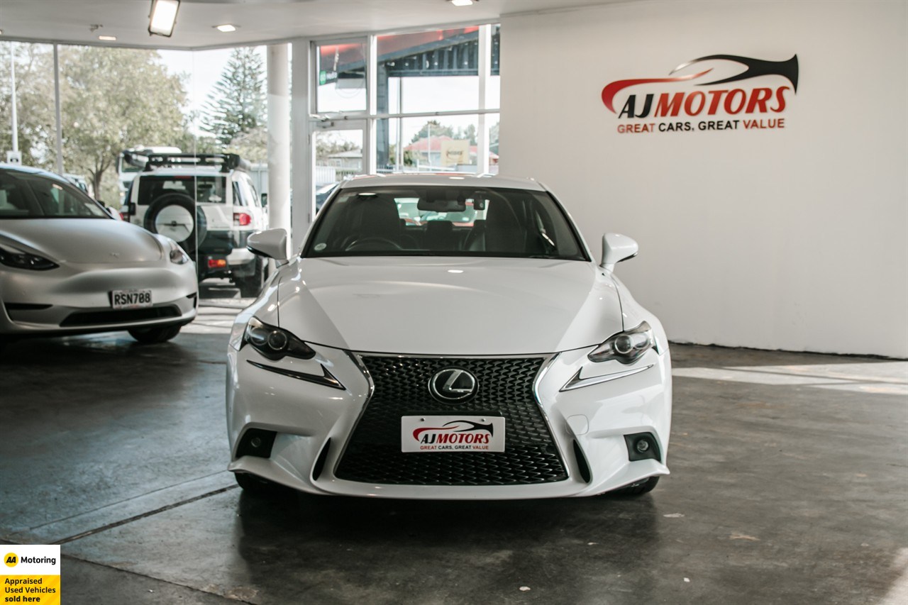 2013 Lexus IS 300h
