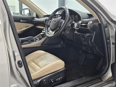 2014 Lexus IS - Thumbnail