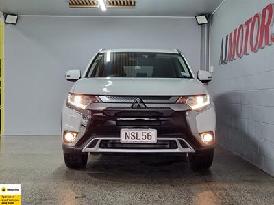 2021 Mitsubishi Outlander - Thumbnail