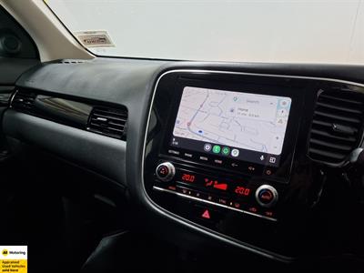 2021 Mitsubishi Outlander - Thumbnail