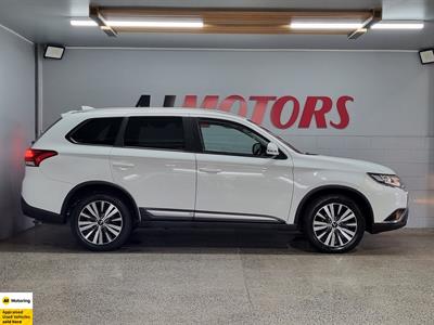 2021 Mitsubishi Outlander - Thumbnail