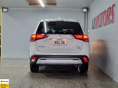 2021 Mitsubishi Outlander - Thumbnail