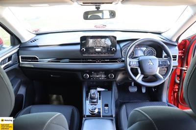 2022 Mitsubishi Outlander - Thumbnail