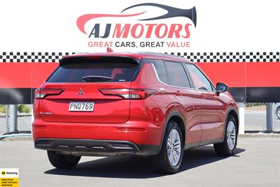 2022 Mitsubishi Outlander - Thumbnail