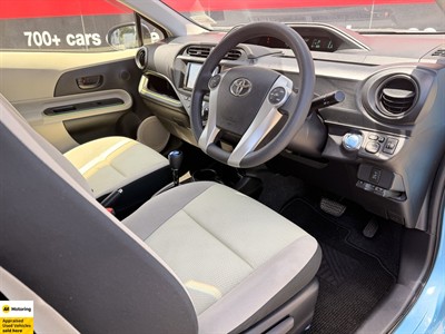 2013 Toyota Aqua - Thumbnail