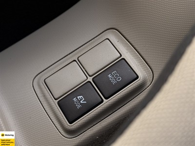 2013 Toyota Aqua - Thumbnail