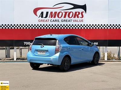 2013 Toyota Aqua - Thumbnail