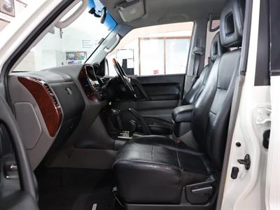 2006 Mitsubishi Pajero - Thumbnail