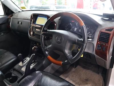 2006 Mitsubishi Pajero - Thumbnail