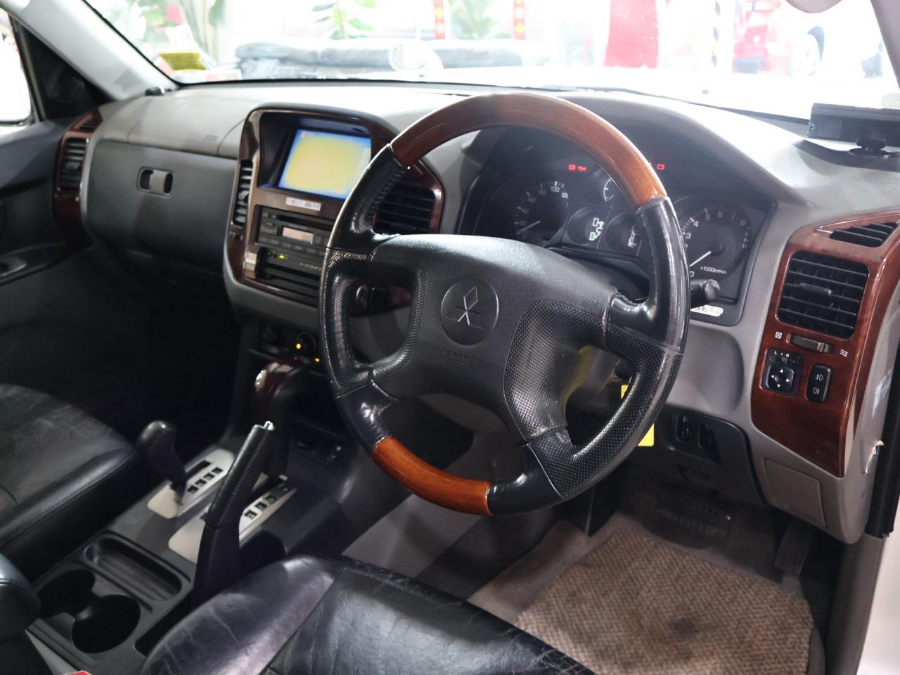 2006 Mitsubishi Pajero