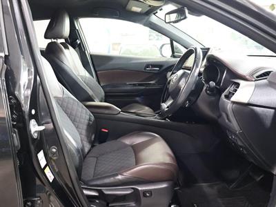 2017 Toyota C-HR - Thumbnail