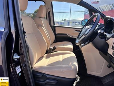 2014 Toyota Noah - Thumbnail