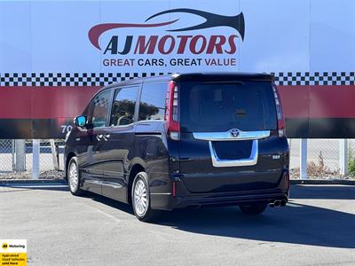 2014 Toyota Noah - Thumbnail