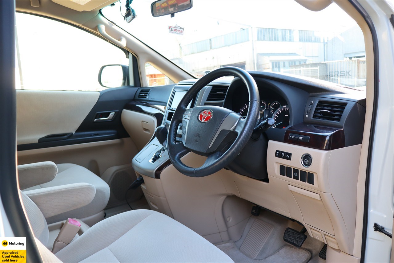 2013 Toyota Alphard