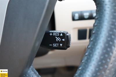 2013 Toyota Alphard - Thumbnail