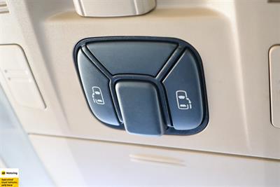 2013 Toyota Alphard - Thumbnail