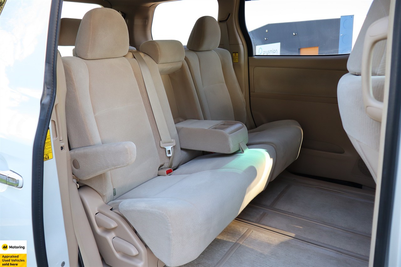 2013 Toyota Alphard