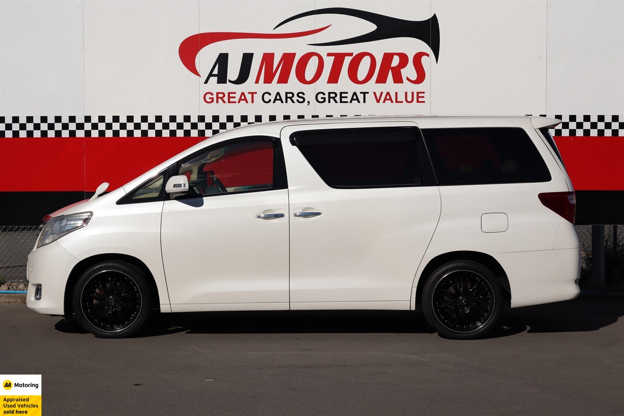 2013 Toyota Alphard
