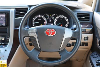 2013 Toyota Alphard - Thumbnail