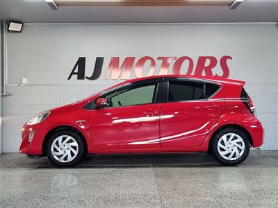 2015 Toyota Aqua - Thumbnail
