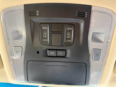 2015 Toyota Vellfire - Thumbnail