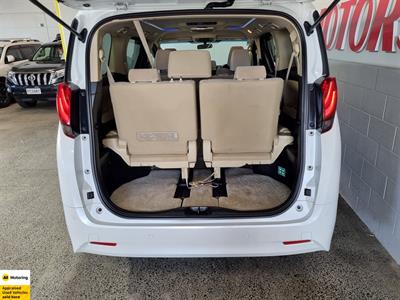 2016 Toyota Alphard - Thumbnail