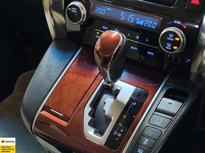 2016 Toyota Alphard - Thumbnail