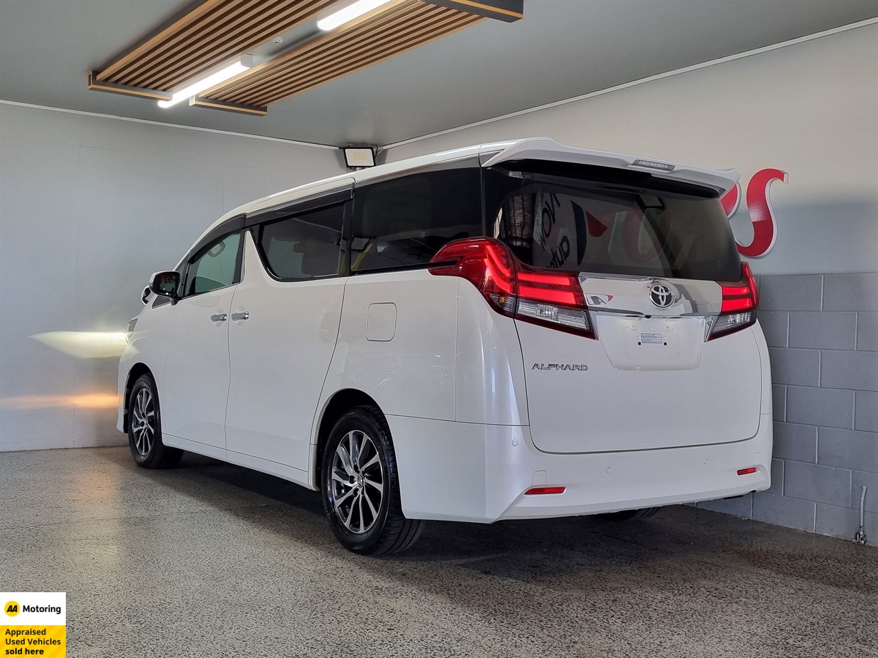 2016 Toyota Alphard