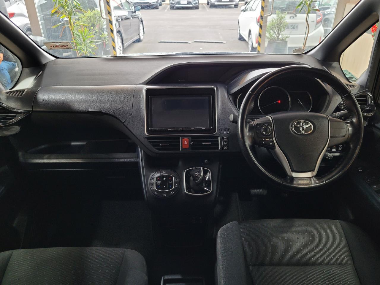 2016 Toyota Noah